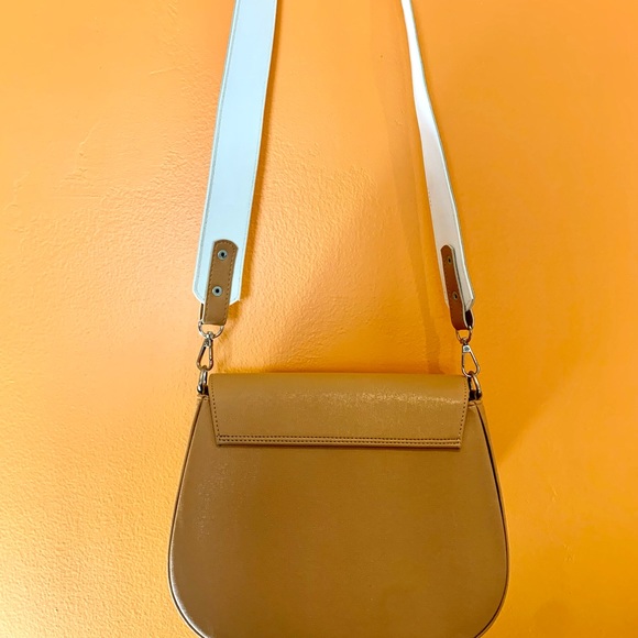 Woman’s Riya leather tan over the shoulder bag - Picture 2 of 3